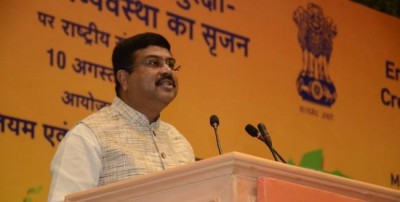 Petroleum Minister to launch Pradhan Mantari Ujjawala Yojana in Kolkata on Sunday
