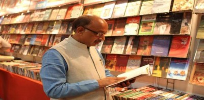 Sports Minister Vijay Goel congratulates Indian Hockey team for winning Junior World Cup 