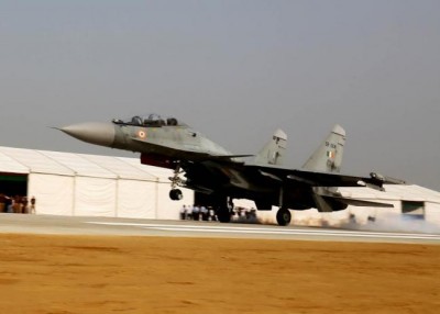 IAF Three Mirage-2000s, three SU-30s carry out trial landings on Lucknow-Agra Express Highway