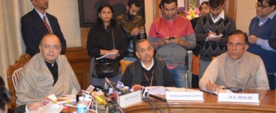 Petrol,diesel purchase cheaper if bought by card: Jaitley