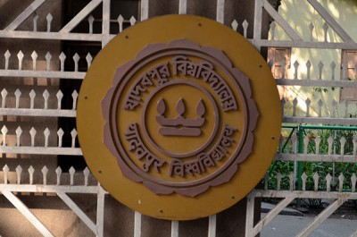 Kolkata: ABVP workers demonstrate outside JU