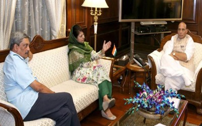 Mehbooba Mufti meets Rajnath Singh over Kashmir unrest
