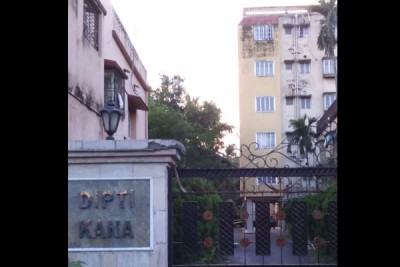 Kolkata: Chased by Alsatian, youth faces tragic death