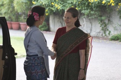 Myanmar Foreign Minister Aung San Suu Kyi meets Sonia Gandhi