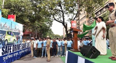 Mamata Banerjee promotes road safety campaign on Kolkata roads