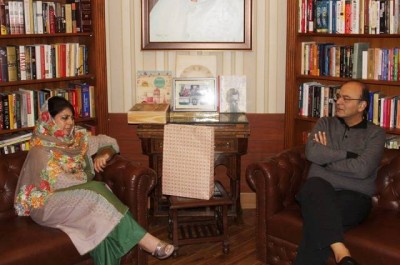 Kashmir CM Mehbooba Mufti calls on Union Finance Minister, Arun Jaitely