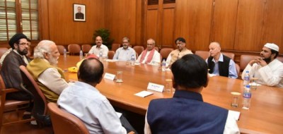 Delegation of eminent Muslims calls on PM