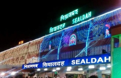 IRCTC's contractual staffers on cease work in Kolkata stations, Duranta passengers suffer