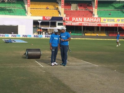 Ind-NZ: Jadeja, Vijay star in India's day of dominance