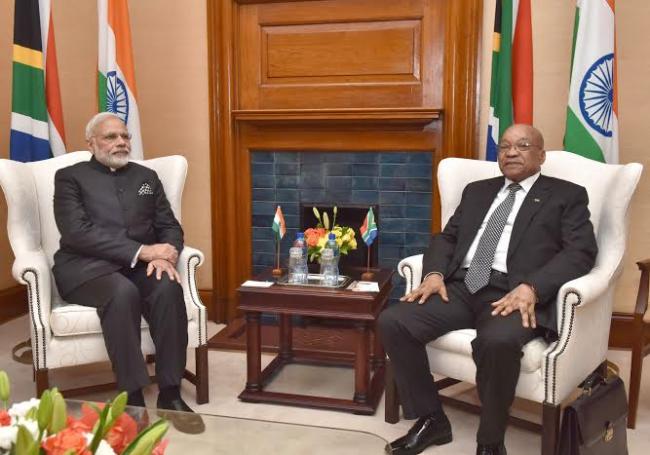 Narendra Modi being received by the President of the Republic of South Africa