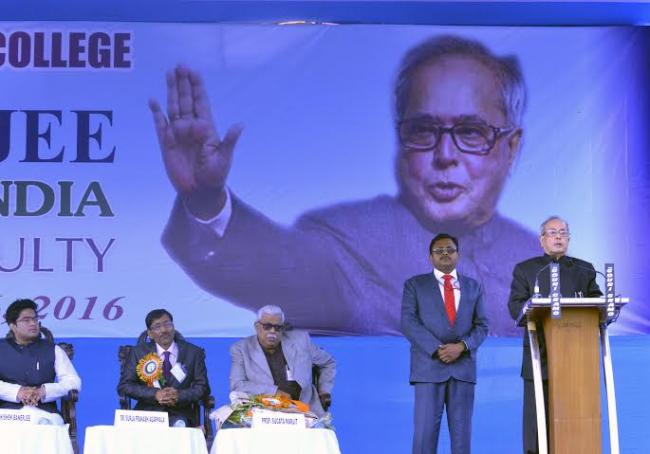 Pranab Mukherjee  visits Vidyanagar College