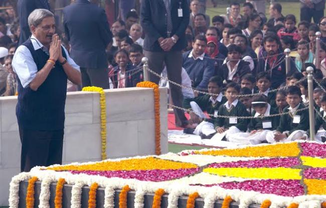 Samadhi of Mahatma Gandhi on the occasion of Martyrâ€™s Day, at Rajghat