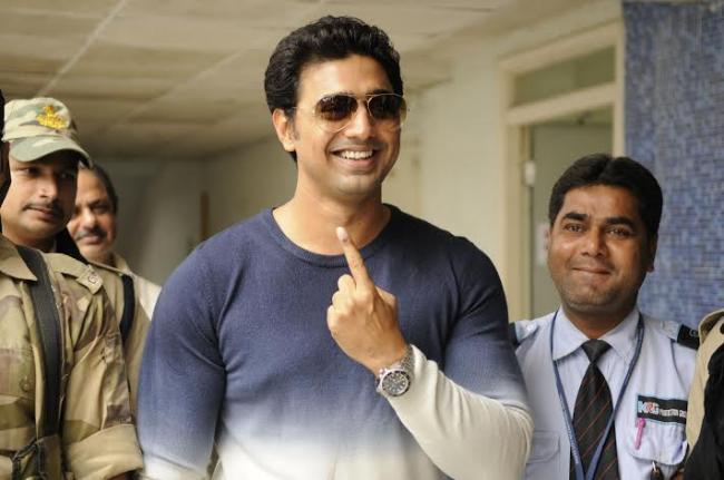 Bengal Assembly Polls: Celebrities exercise their constitutional rights