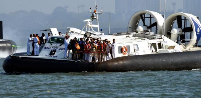 Narendra Modi arrives at Mumbai Airport 