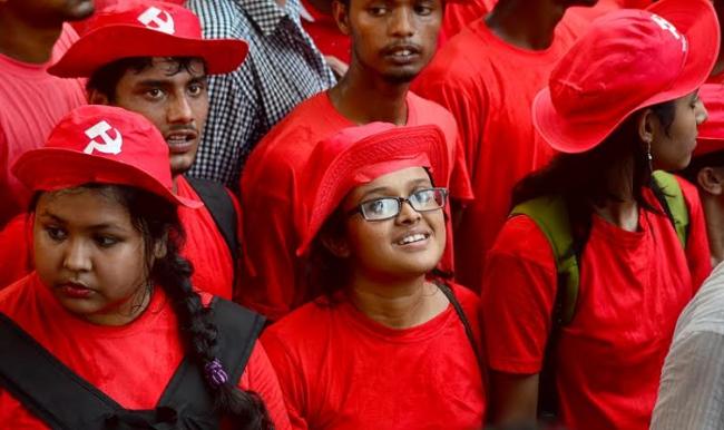 Buddhadeb Bhattacharya leads roadshow in south Kolkata