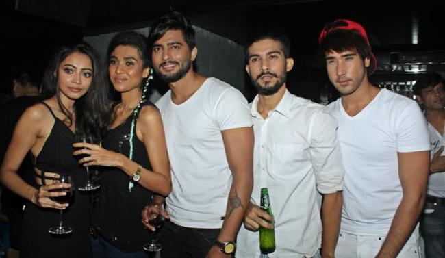 Bohurupi by Roy presents â€˜Colours of Lifeâ€™ show in Kolkata