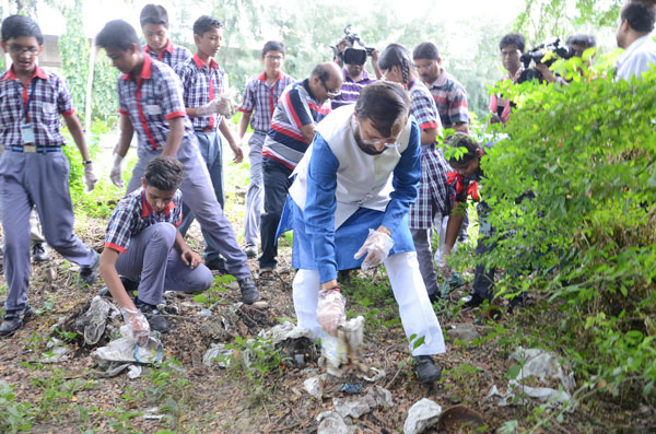 Prakash Javadekar inaugurates 'Plastic Waste Free Kolkata' drive