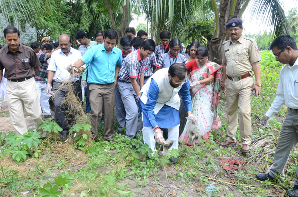 Prakash Javadekar inaugurates 'Plastic Waste Free Kolkata' drive