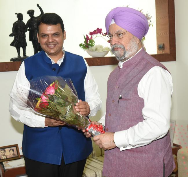 Hardeep Singh Puri meets Devendra Fadnavis in Mumbai 