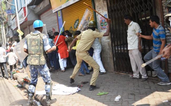 BJP activists clash with Kolkata police, march to Lalbazar turns violent 