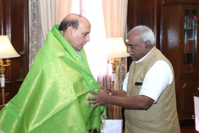 Kiran Bedi calling on the Union Home Minister, Rajnath Singh