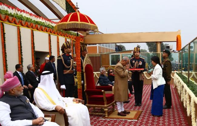 Pranab Mukherjee presents Ashoka Chakra Award to martyr Havildar Hangpan Dada