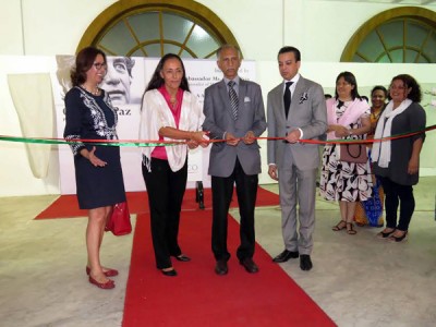 Interpreting Octavio Paz through photo-poetry dialogues