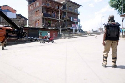Kashmir: Gun-battle between forces and terrorists in final stage, two civilians killed in crossfire
