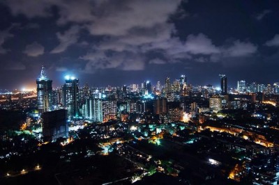 Residential building collapses in eastern Mumbai, several feared trapped