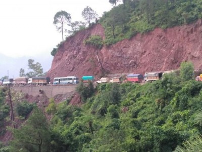 Heavy rain continues to lash Himachal Pradesh, damage to life and property