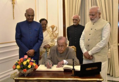 PM Modi hosts farewell dinner for outgoing President Pranab Mukherjee