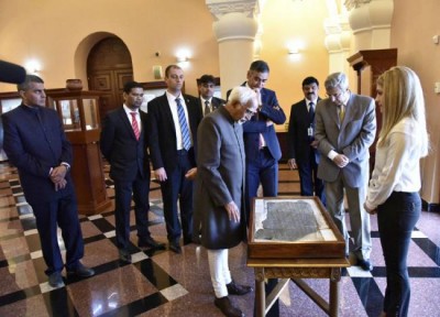 Countries that invest in education, build strong consumer economies, have democratic institutions to deal with social change will benefit: Ansari