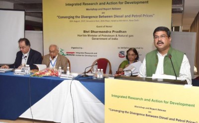 Dharmendra Pradhan participates in 5 Kms Green Ride to create awareness for cycle 