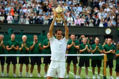 Roger Federer clinches eighth Wimbledon title