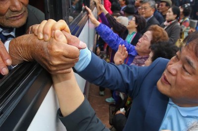 UN expert urges two Koreas to discuss human rights