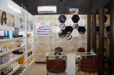 Kolkata: Rush for the inaugural discount at Head Turners Sports Salon