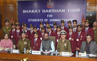 40 school children from Jammu region call on MoS (Home) Hansraj Gangaram Ahir