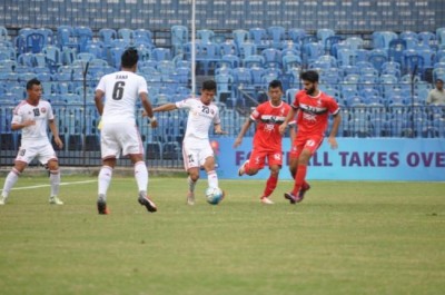 Ten man Shillong Lajong lave it late to defeat DSK Shivajians