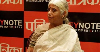Chhattisgarh: Bela Bhatia attacked at her Jagdalpur residence by goons   
