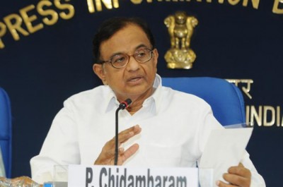 Chidambaram takes dig on EC over Gujarat poll, BJP hits back