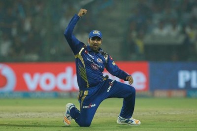 Mumbai Indians beat Delhi Daredevils by 146 runs, reach play-offs