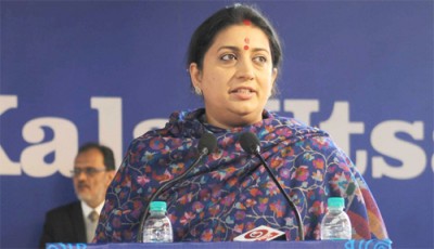 Four people detained for chasing Smriti Irani's car