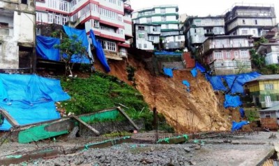 Himachal landslide buries two buses, claims 7 lives