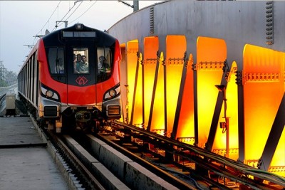 Lucknow metro comes to a premature halt on day one