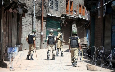 Two Indian soldiers killed in encounter with militants in Kashmir