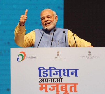 Two Groups of Secretaries present ideas on health, sanitation, urban development, and commerce & Industry to PM