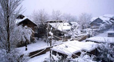 Kashmir: Air services resume following improvement in visibility