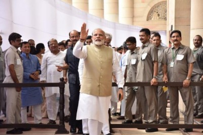 PM Modi greets Dev Fadnavis, Ananth Kumar on birthday