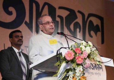 Pranab Mukherjee wishes US President Donald Trump, invites him to visit India