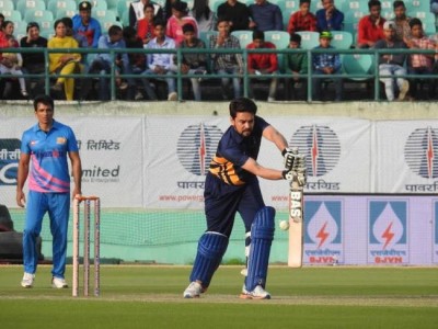 Union Health Minister, Parliamentarians, Bollywood Celebs launch TB-Free India Summit in Dharamshala